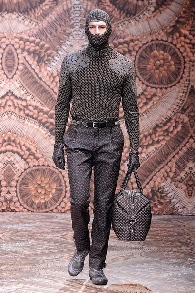 Look 15